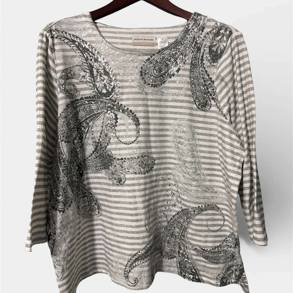 Alfred Dunner Black and Gray Paisley Long Sleeve Top